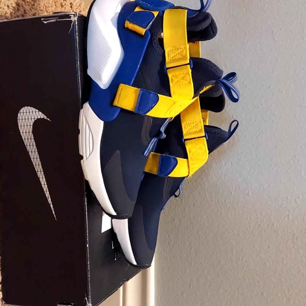 Huaraches - Picture 1 of 1